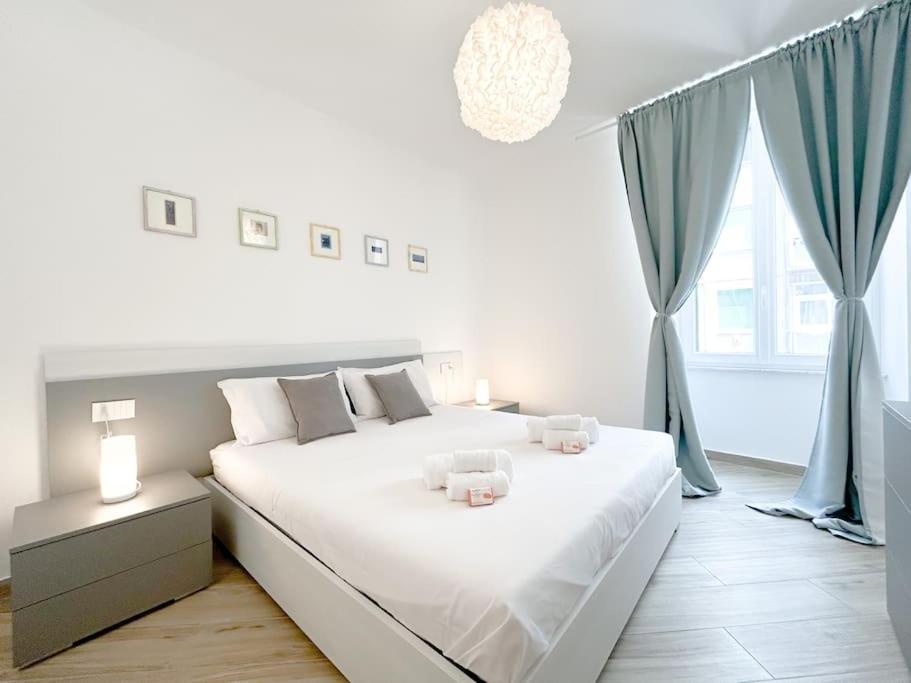 Lusso In Centro Storico - Wifi - Ac Apartment Савона Екстериор снимка