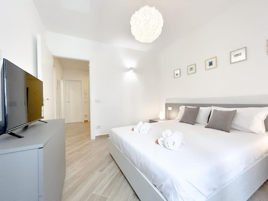Lusso In Centro Storico - Wifi - Ac Apartment Савона Екстериор снимка